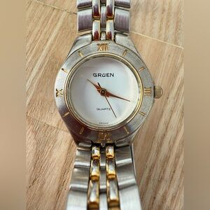 Gruen ladies two tone classic watch NEW BATTERY